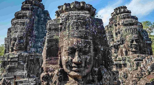 đền angkor wat thờ ai