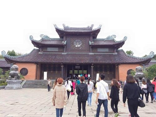 Cổng Tam Quan chùa Bái Đính